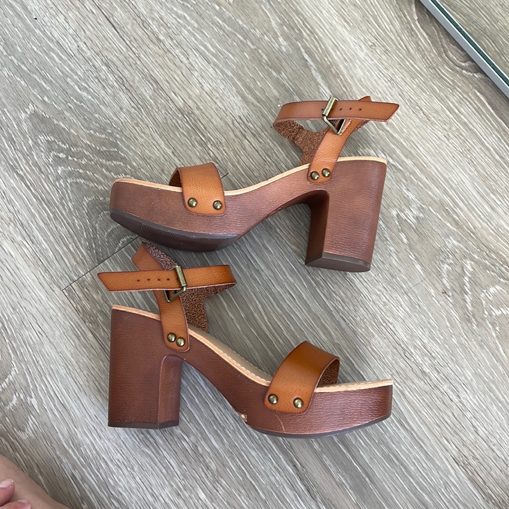 Steve Madden Clunky Sandal Heel